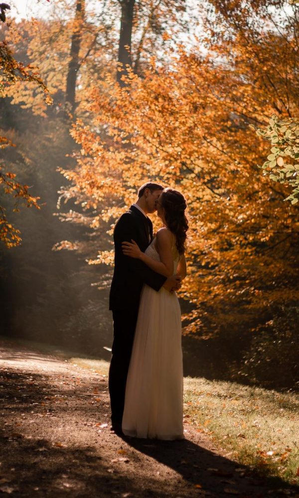 Hochzeit Brautpaar im Bürgerpark m Herbst