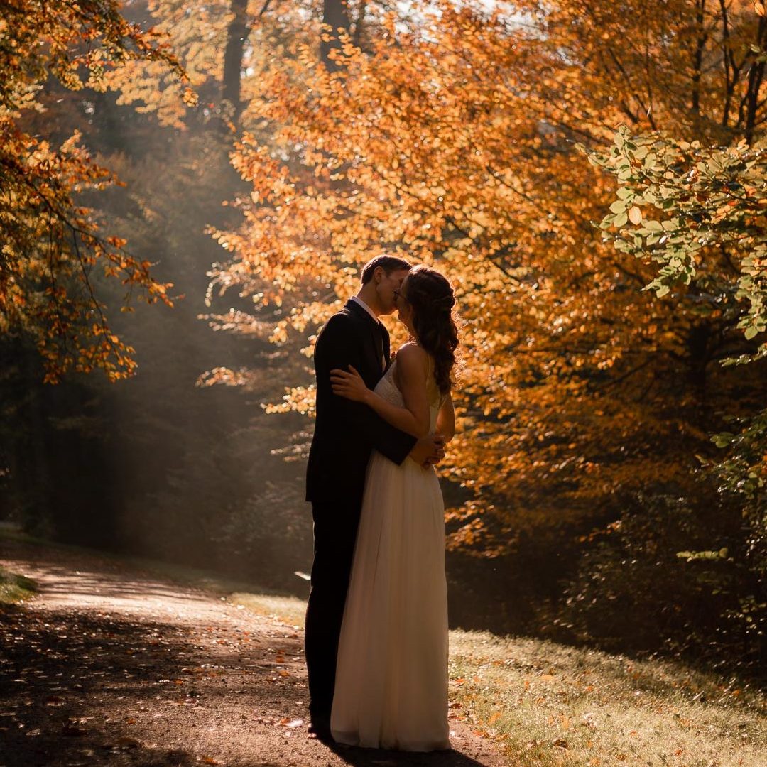 Hochzeit Brautpaar im Bürgerpark m Herbst